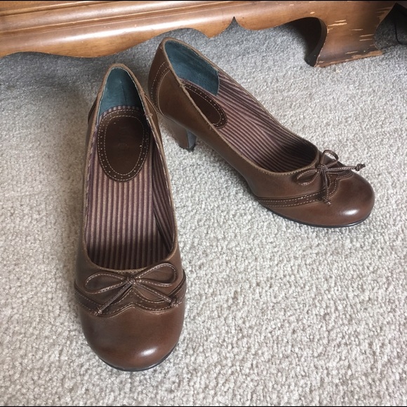 Mudd Brown heels vintage style size 9 - Picture 1 of 4